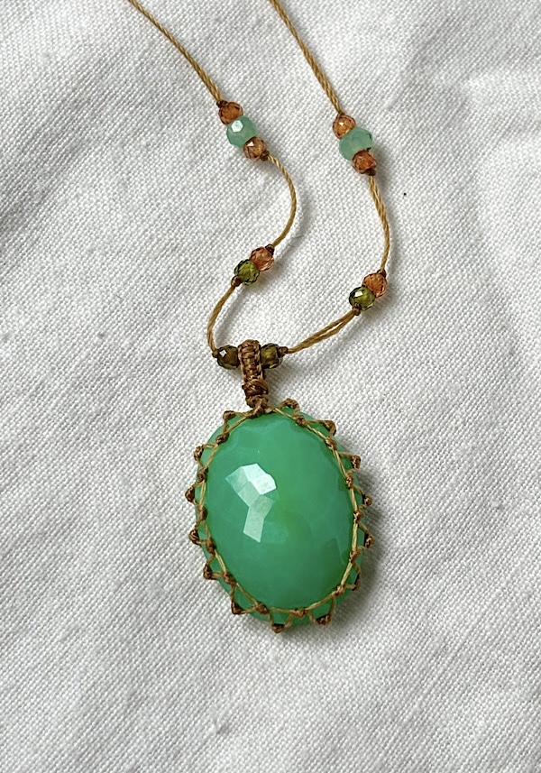 SHARING "SHORT TIBETAN NECKLACE" CHRYSOPRASE #31 - Image 2