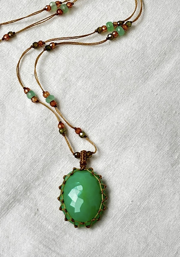 SHARING “SHORT TIBETAN NECKLACE” CHRYSOPRASE #31