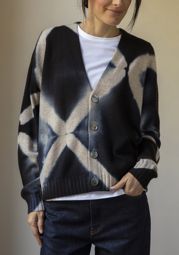 SUZUSAN CASHMERE “3085” BLACK & SAND CARDIGAN