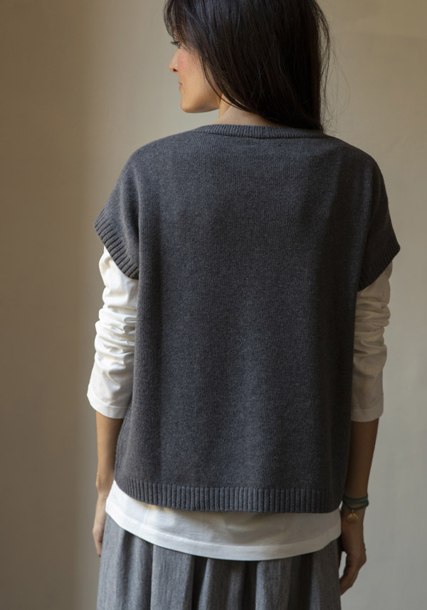 MA'RY'YA WOOL & CASHMERE "BUTTONS" DARK GREY GILET - Image 2